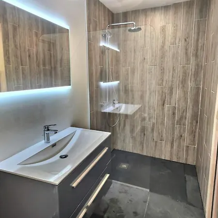 Apartment Superbe, T3 Spacieux 78 M2, Neuf, Parking, Balcon Gerde